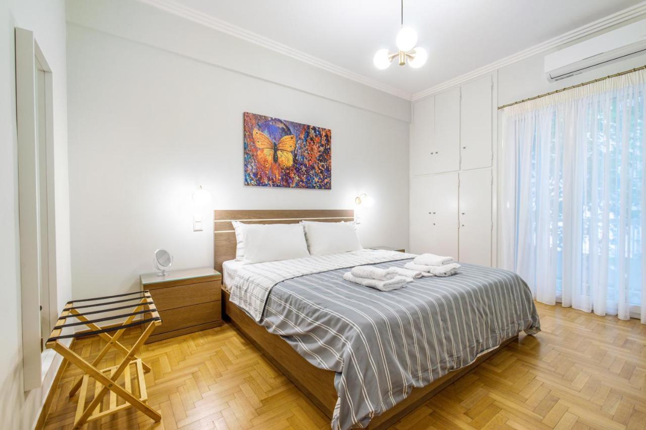 Urban Luxury On A Quiet Street In The Center Of Athens Apartment Exterior photo