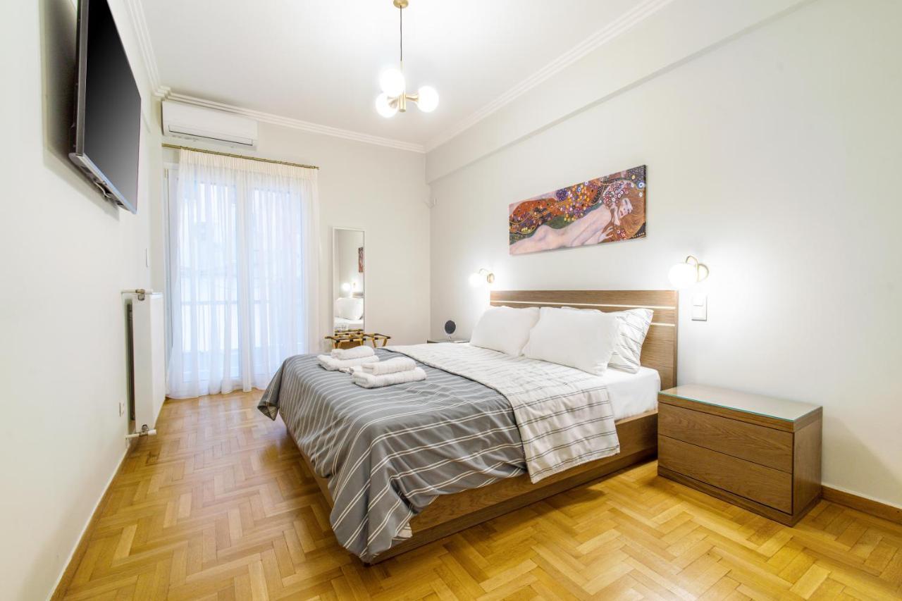Urban Luxury On A Quiet Street In The Center Of Athens Apartment Exterior photo