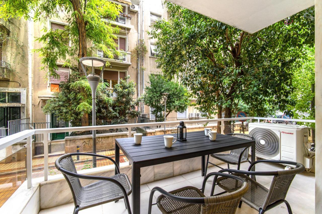 Urban Luxury On A Quiet Street In The Center Of Athens Apartment Exterior photo