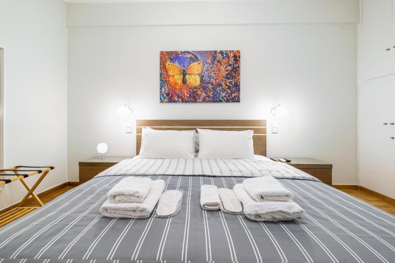 Urban Luxury On A Quiet Street In The Center Of Athens Apartment Exterior photo