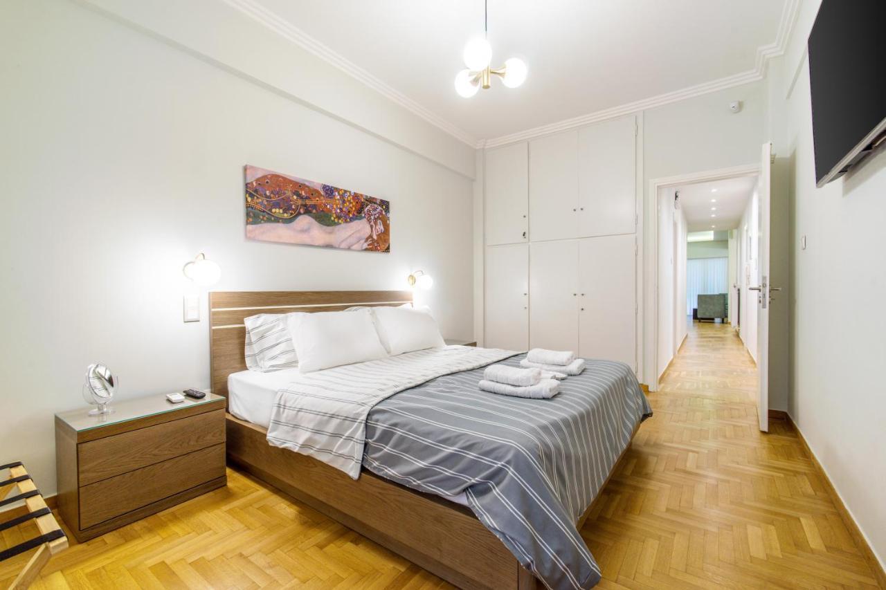 Urban Luxury On A Quiet Street In The Center Of Athens Apartment Exterior photo