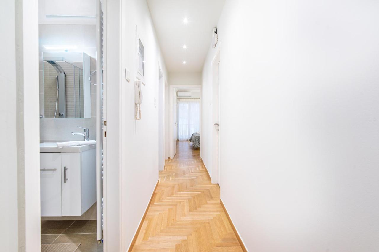 Urban Luxury On A Quiet Street In The Center Of Athens Apartment Exterior photo