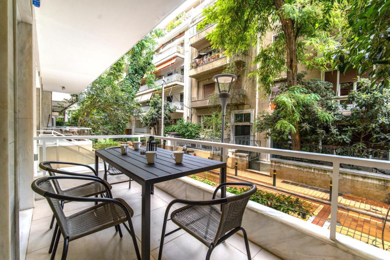 Urban Luxury On A Quiet Street In The Center Of Athens Apartment Exterior photo